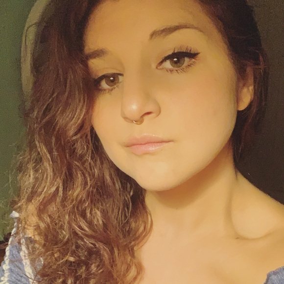 Meet your Posher, Julia - Picture 1 of 1